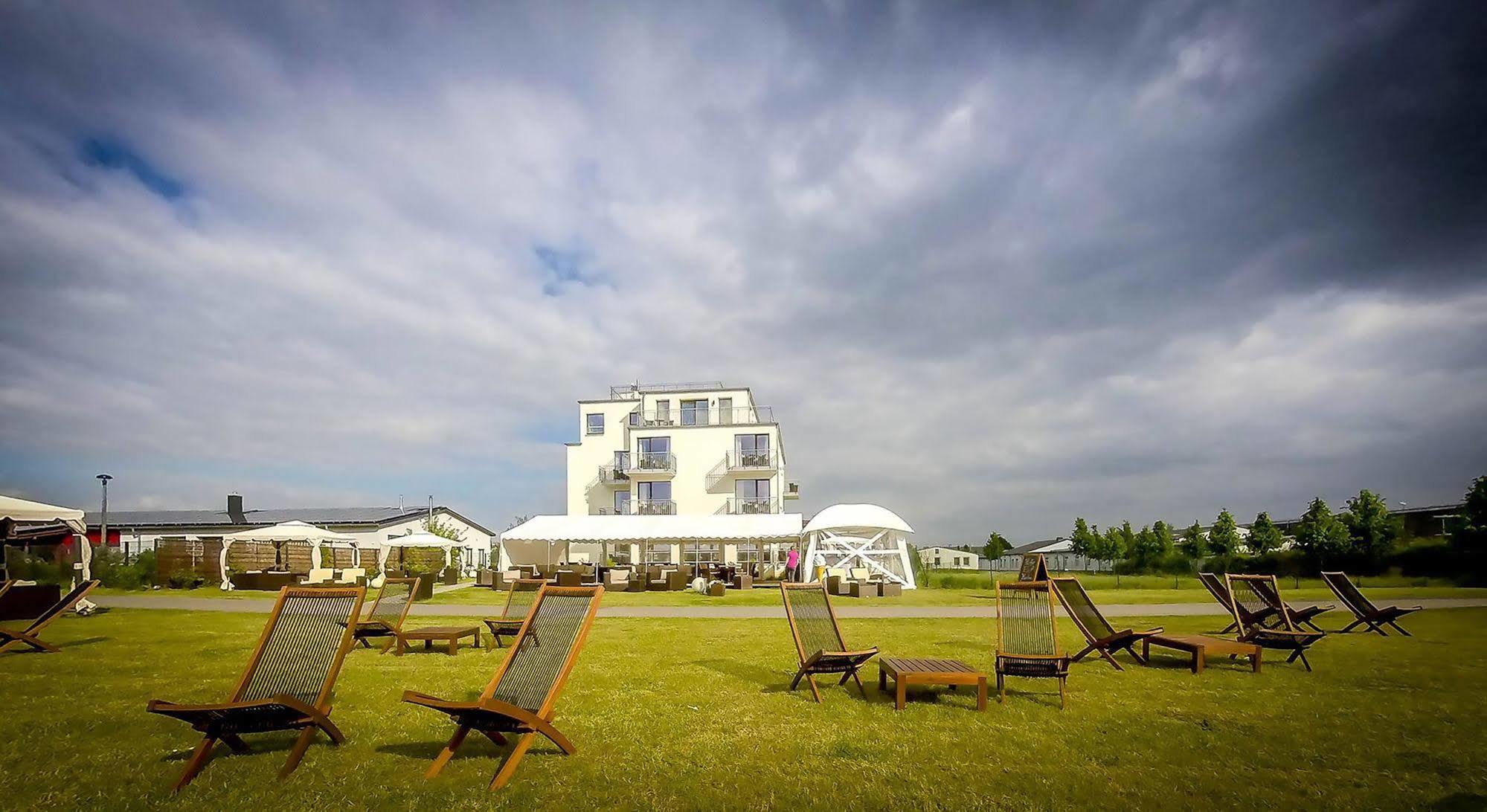 Hotel Warnow Rostock Exterior photo